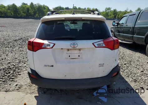 2015 Toyota Rav4 Xle z USA, uszkodzony, nr VIN 2T3RFREV9FW240232
